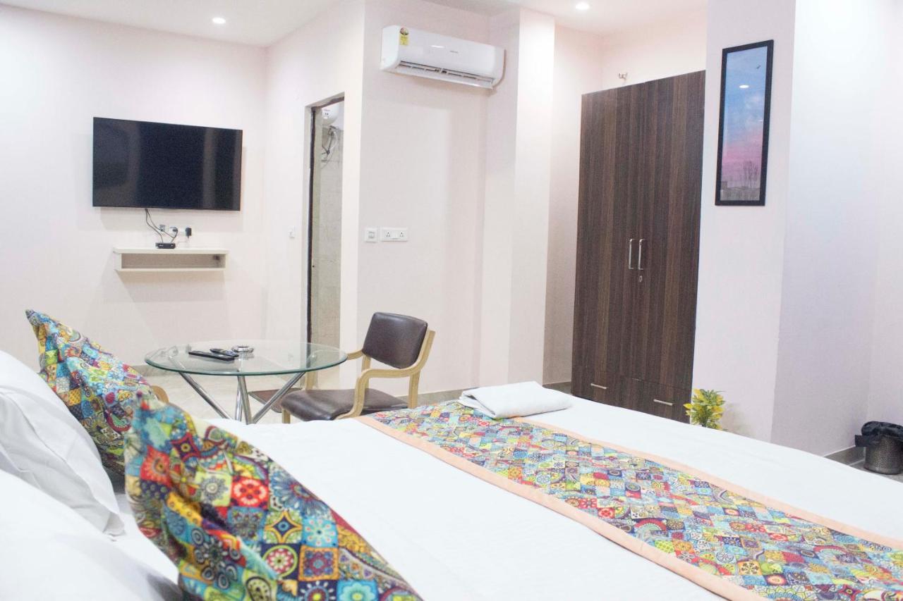 Jsb Hotel Faridabad Exterior foto