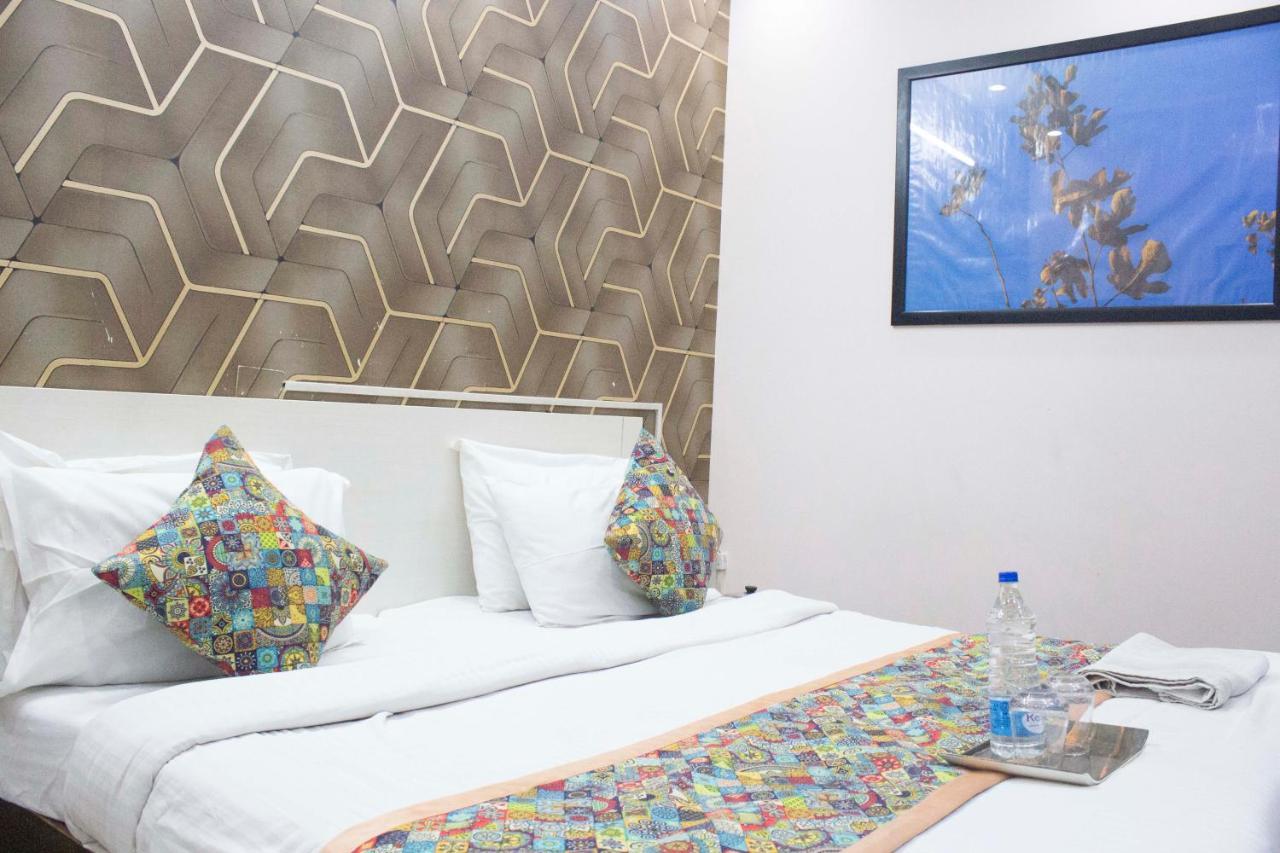 Jsb Hotel Faridabad Exterior foto