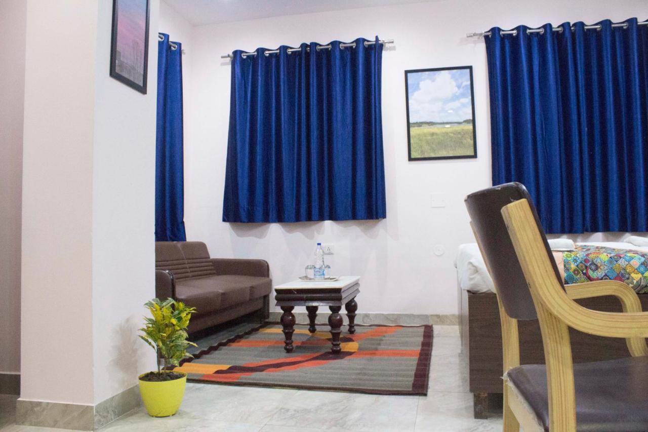 Jsb Hotel Faridabad Exterior foto