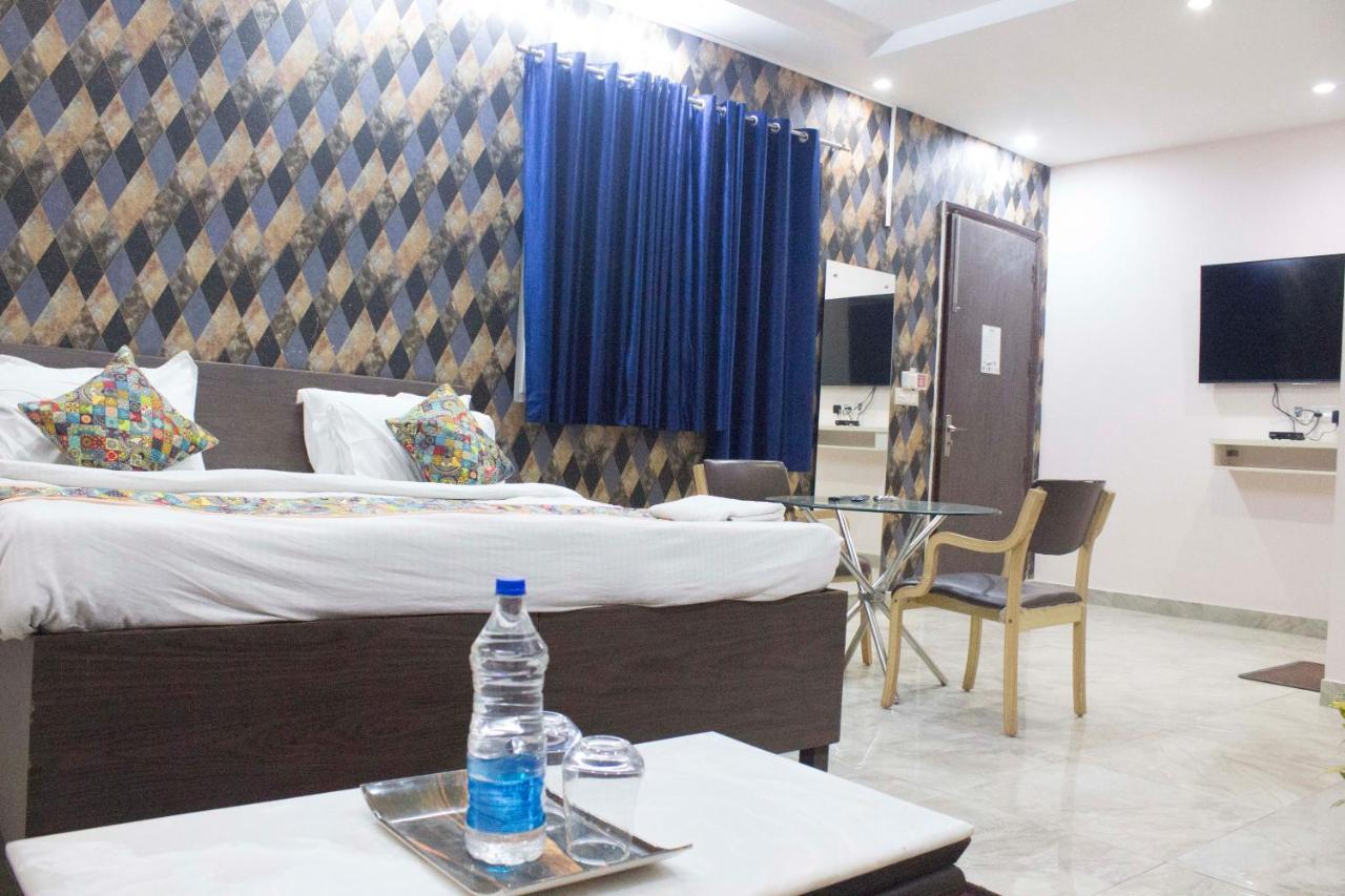 Jsb Hotel Faridabad Exterior foto