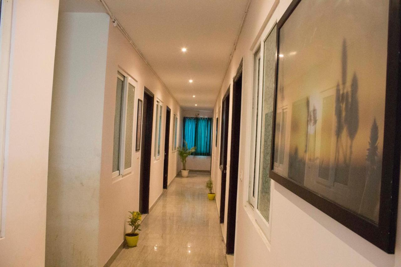 Jsb Hotel Faridabad Exterior foto