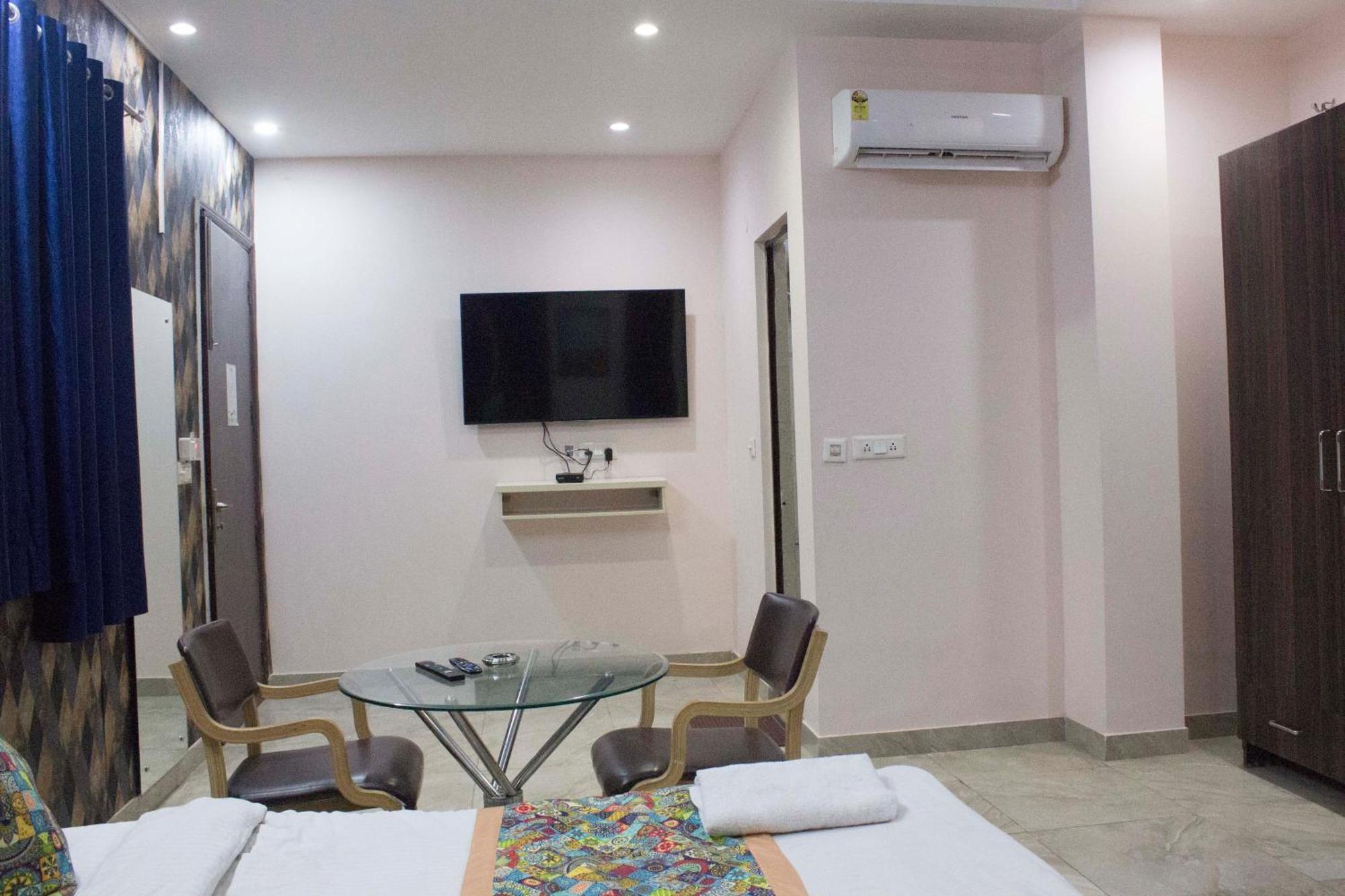 Jsb Hotel Faridabad Exterior foto